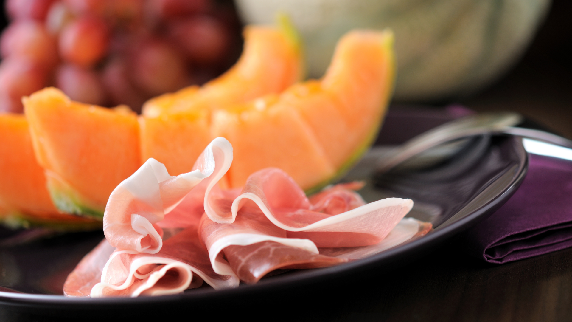 How do Italians keep cool in the SUMMER? 🌞 Watermelon parties and our homemade popsicle recipe!